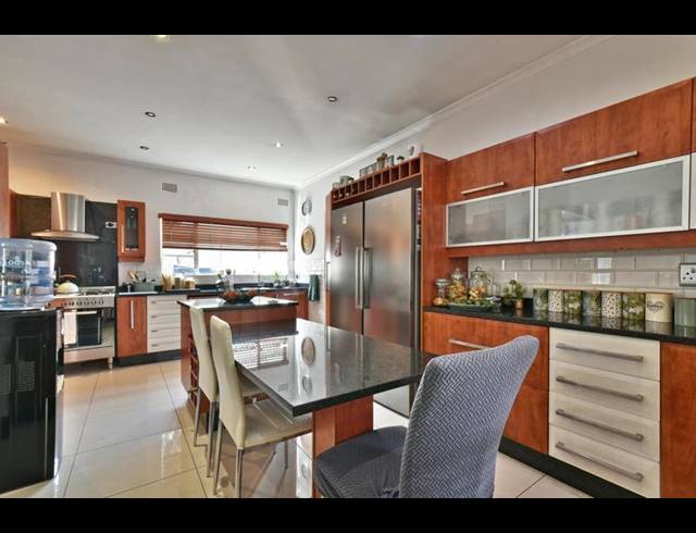 5 BEDROOM HOUSE FOR SALE IN BRACKENHURST